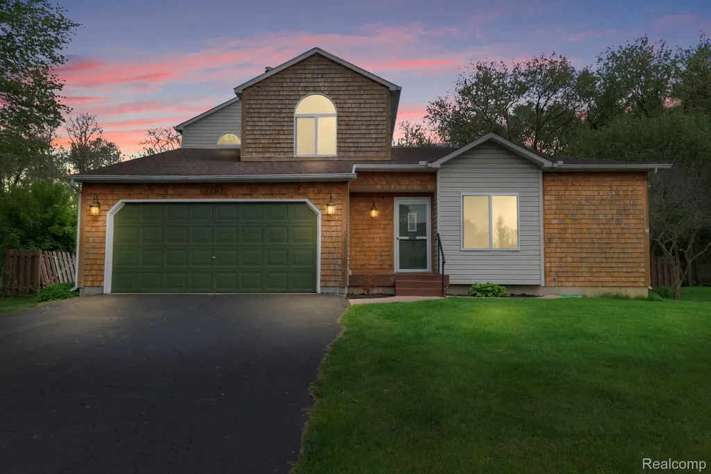 3195 Sandpoint Drive Brighton Township MI 48114