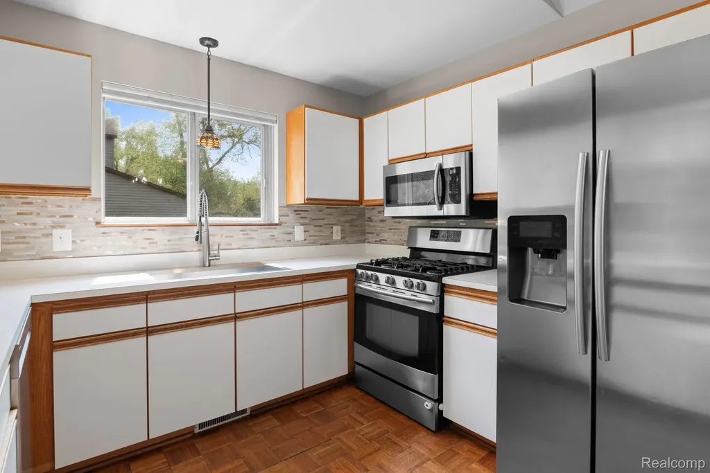 3195 Sandpoint Drive Brighton Township MI 48114