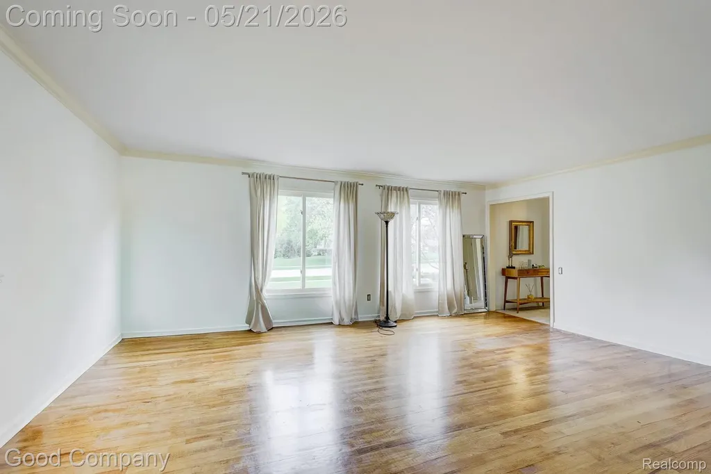 2584 Devonwood Drive Troy City MI 48098