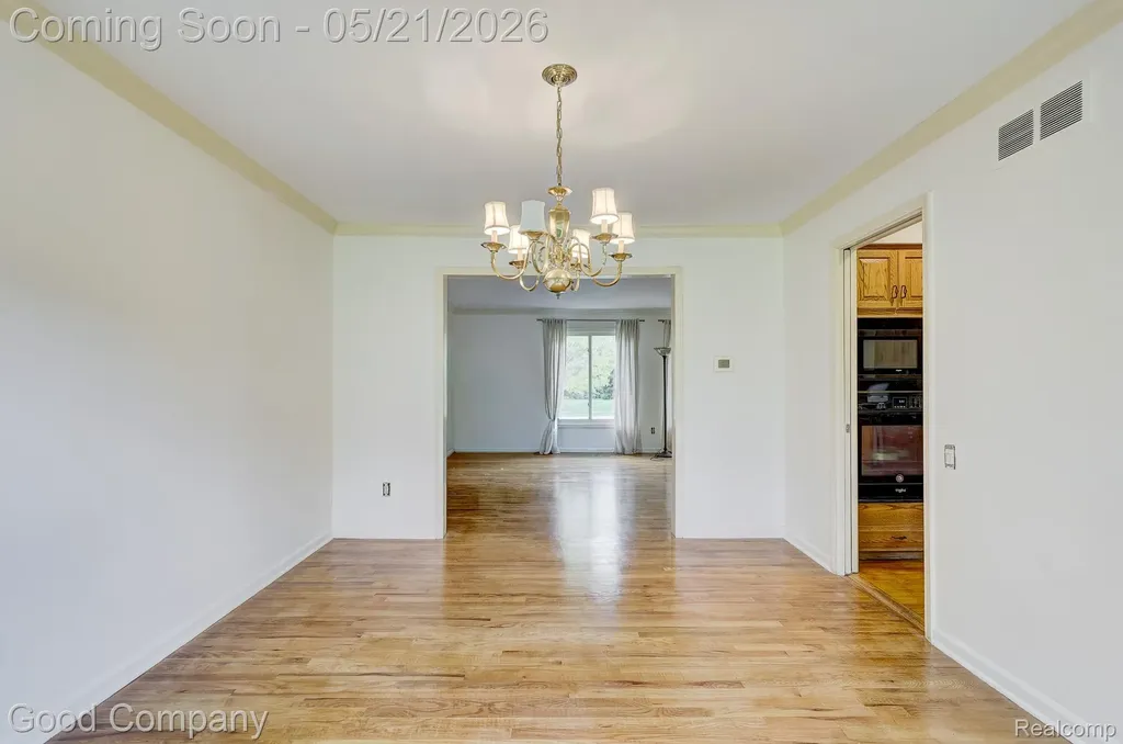 2584 Devonwood Drive Troy City MI 48098