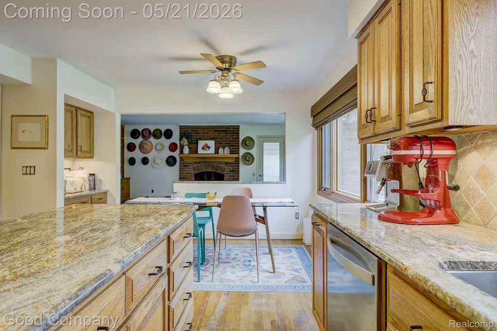2584 Devonwood Drive Troy City MI 48098