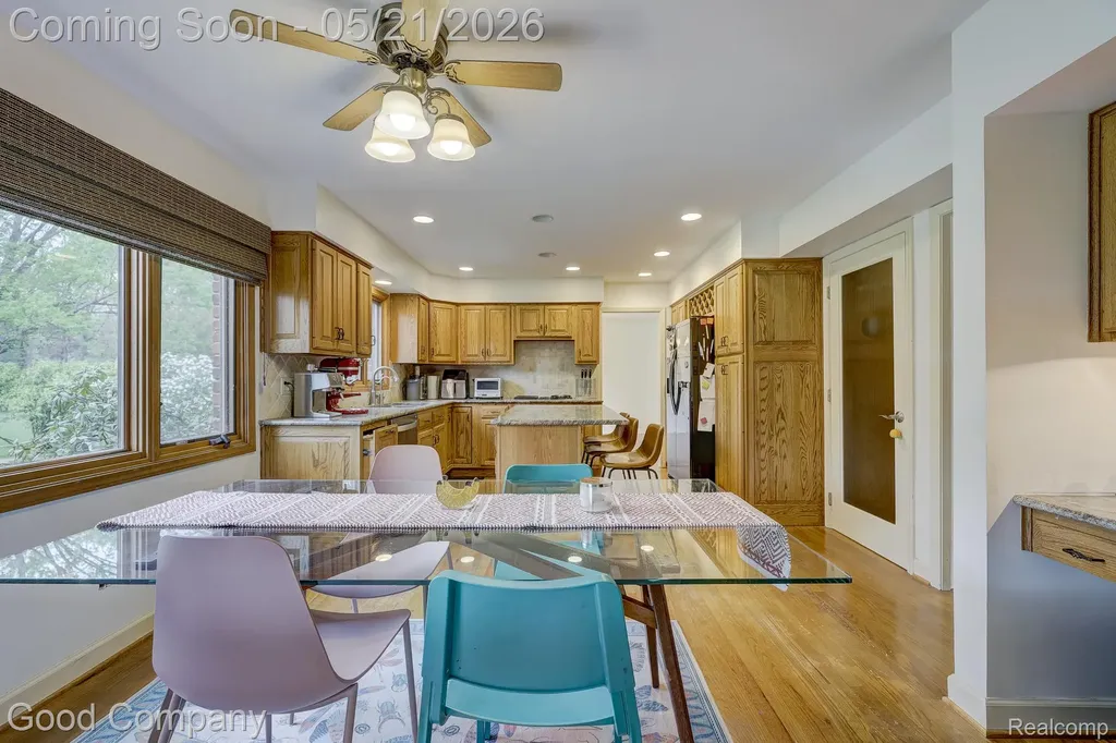 2584 Devonwood Drive Troy City MI 48098