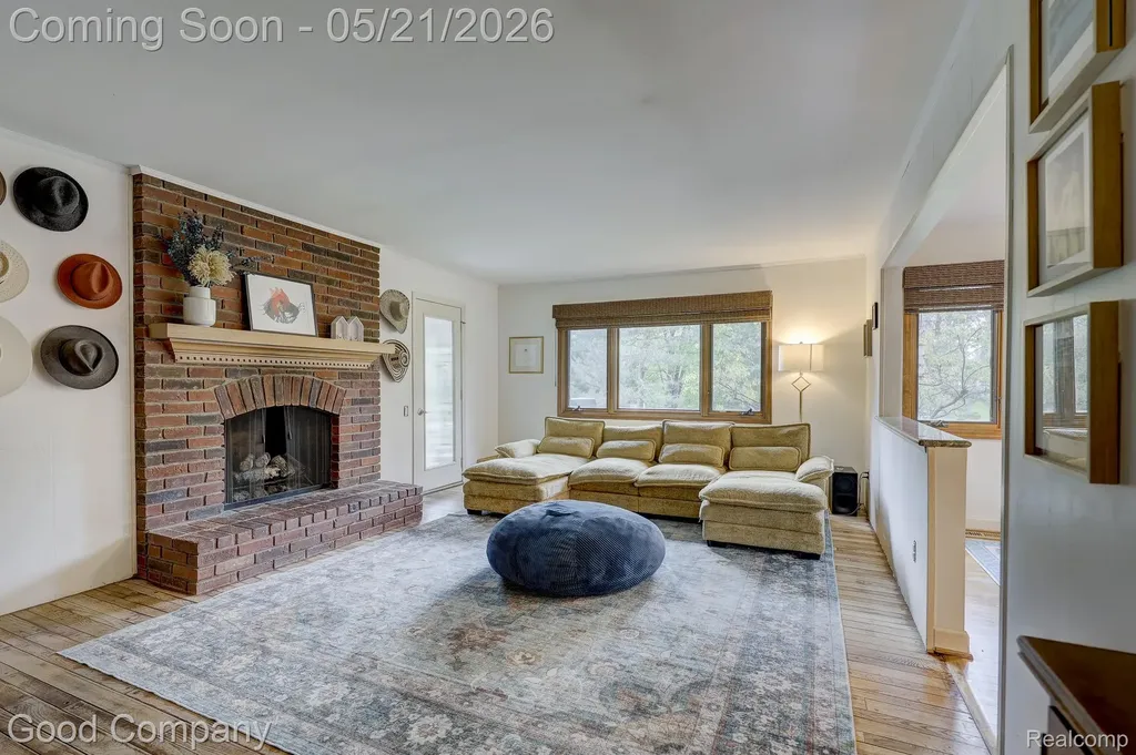 2584 Devonwood Drive Troy City MI 48098