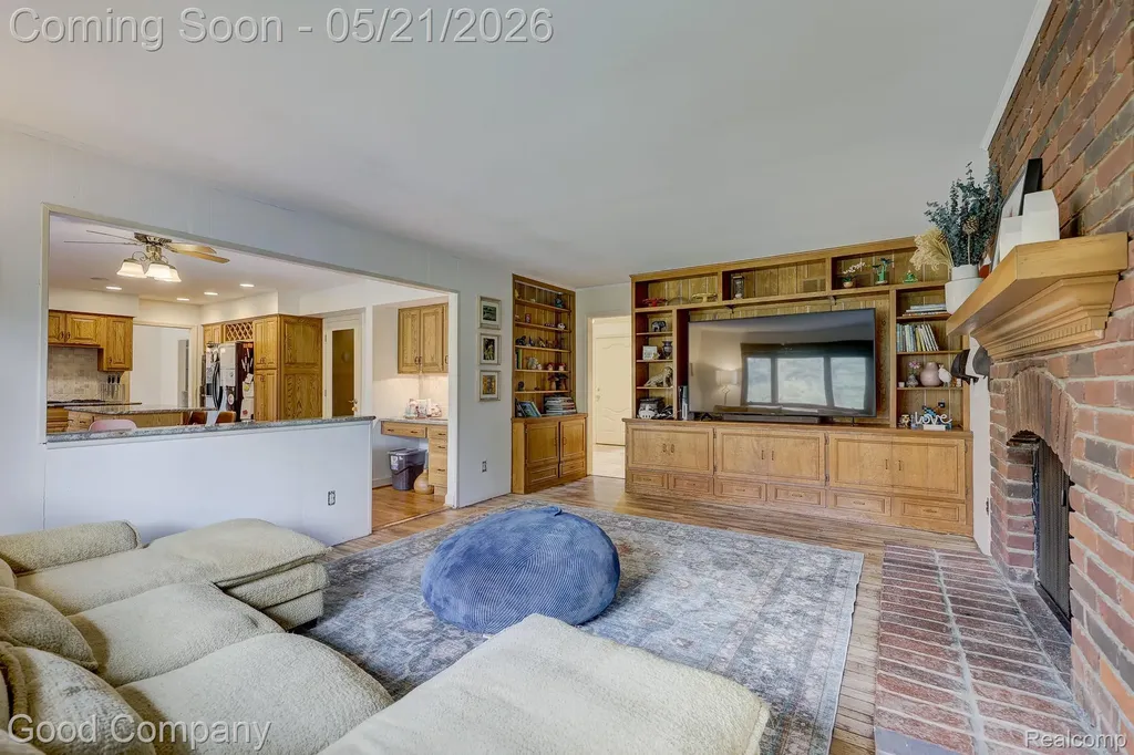 2584 Devonwood Drive Troy City MI 48098