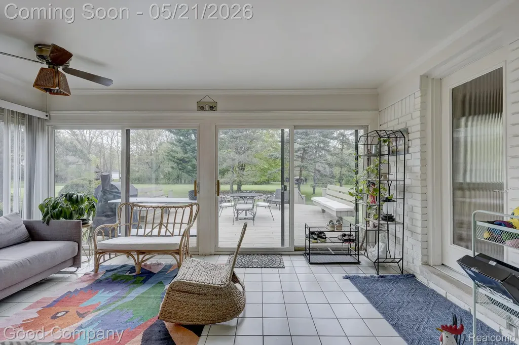 2584 Devonwood Drive Troy City MI 48098