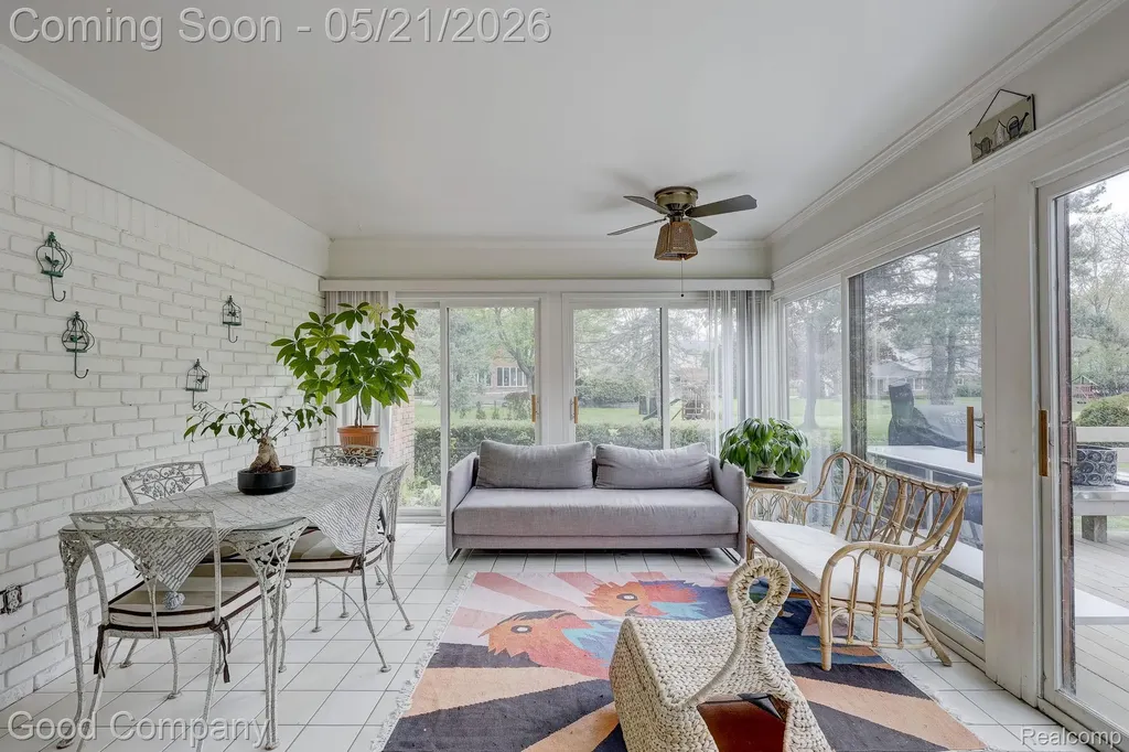 2584 Devonwood Drive Troy City MI 48098