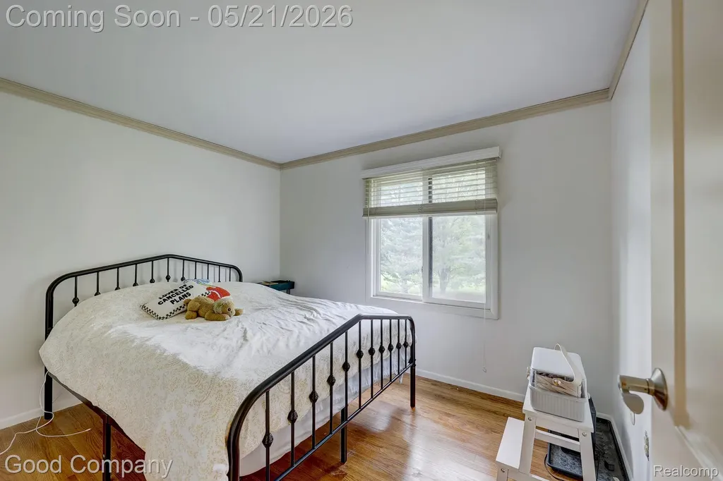 2584 Devonwood Drive Troy City MI 48098