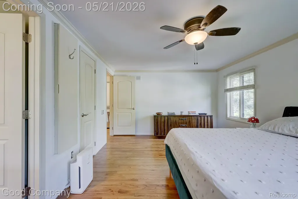 2584 Devonwood Drive Troy City MI 48098