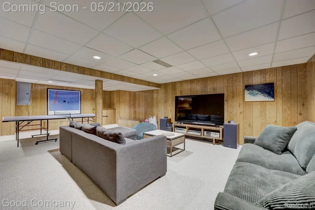 2584 Devonwood Drive Troy City MI 48098
