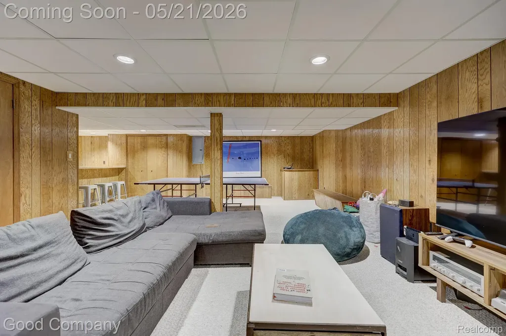 2584 Devonwood Drive Troy City MI 48098