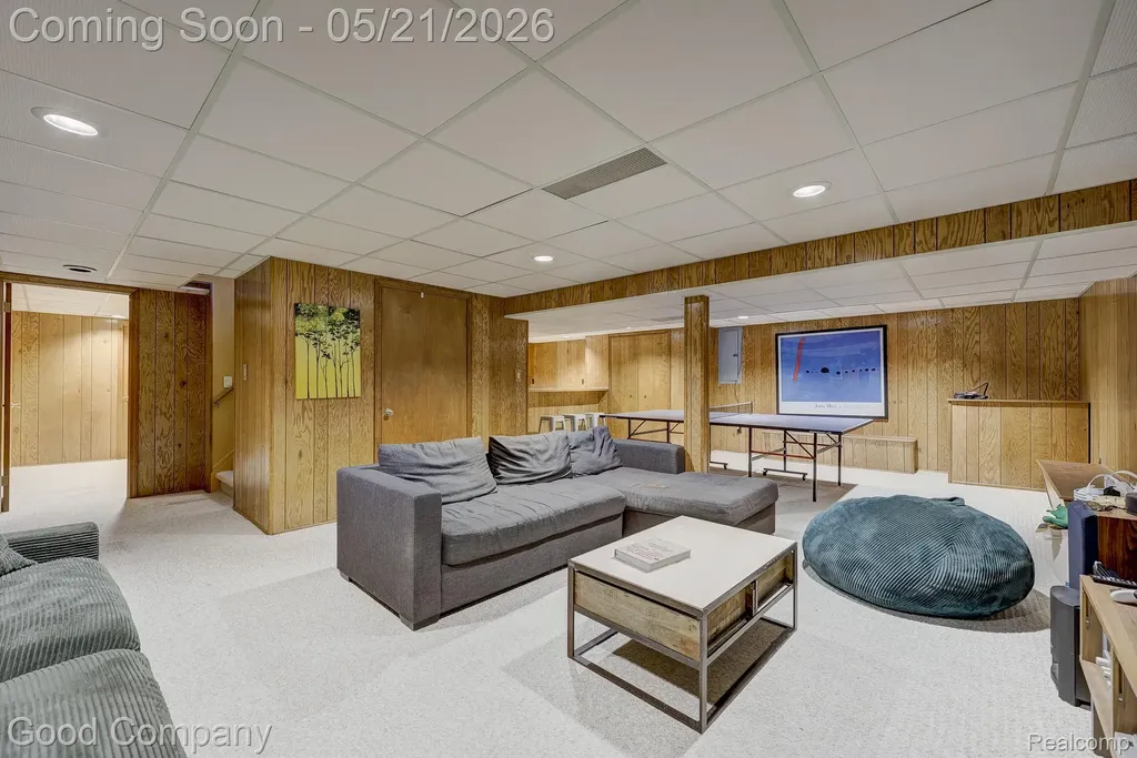 2584 Devonwood Drive Troy City MI 48098