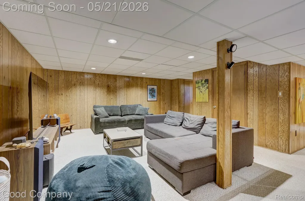 2584 Devonwood Drive Troy City MI 48098