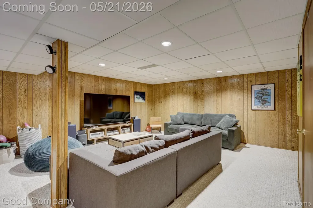2584 Devonwood Drive Troy City MI 48098