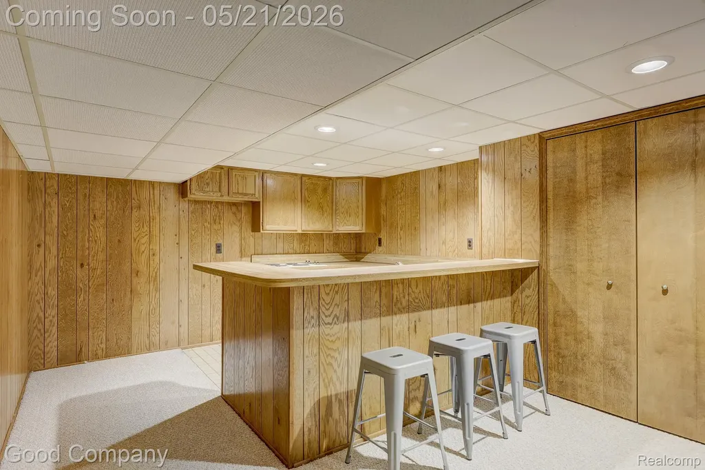 2584 Devonwood Drive Troy City MI 48098