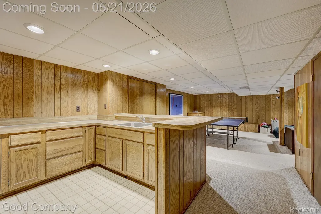 2584 Devonwood Drive Troy City MI 48098