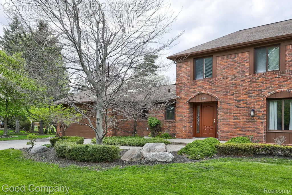 2584 Devonwood Drive Troy City MI 48098