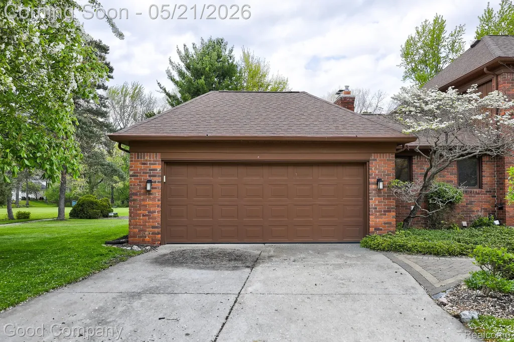 2584 Devonwood Drive Troy City MI 48098