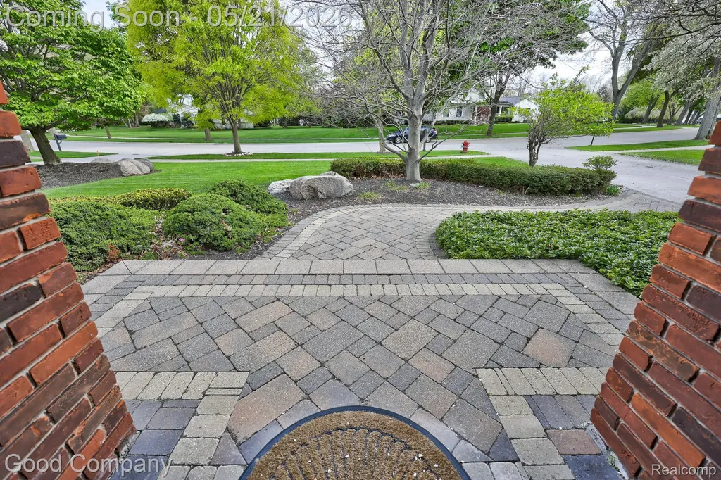 2584 Devonwood Drive Troy City MI 48098