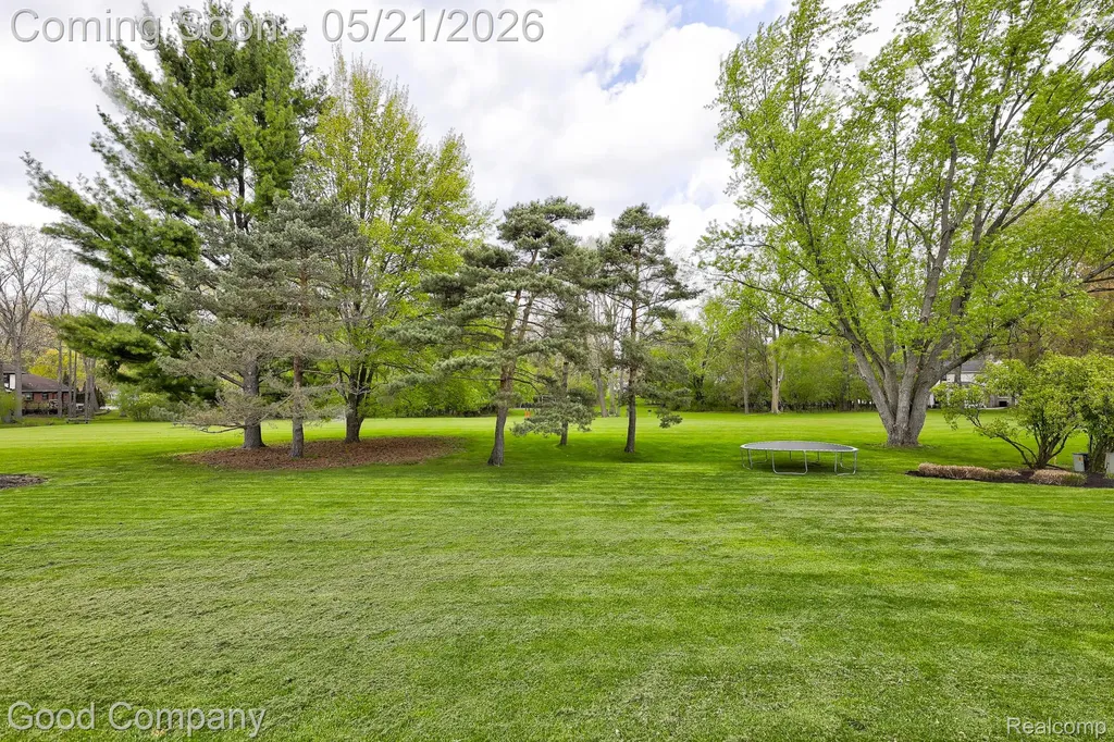 2584 Devonwood Drive Troy City MI 48098