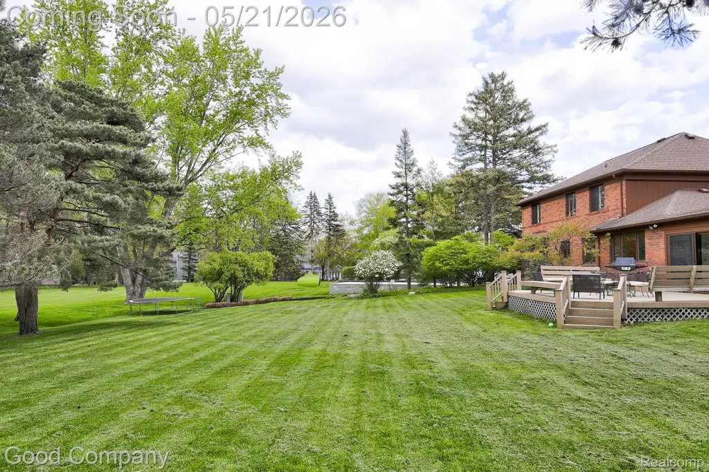 2584 Devonwood Drive Troy City MI 48098