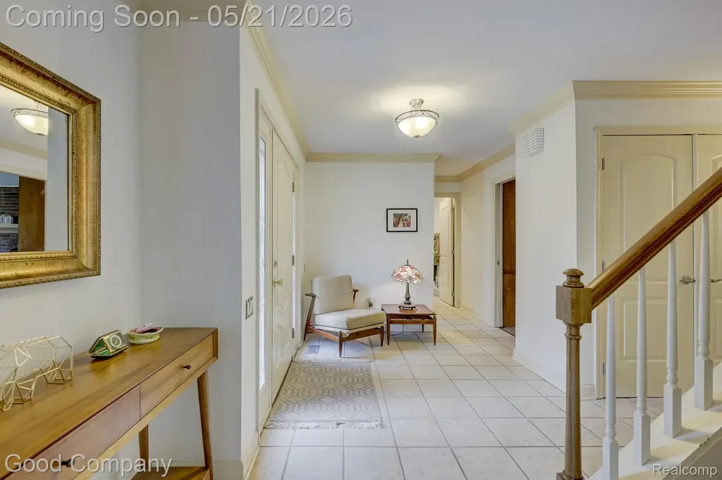 2584 Devonwood Drive Troy City MI 48098