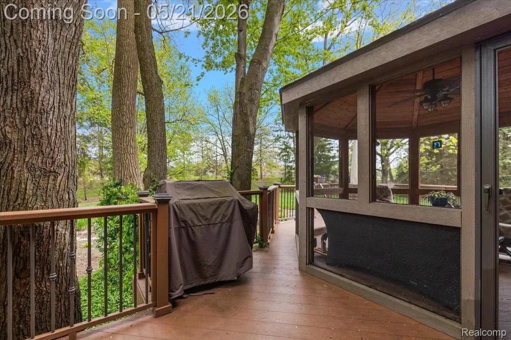 33891 Yorkridge Street Farmington Hills City MI 48331