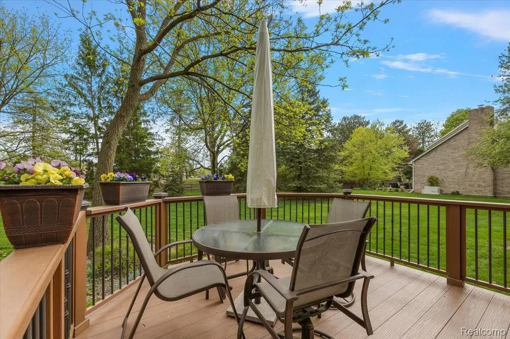 33891 Yorkridge Street Farmington Hills City MI 48331