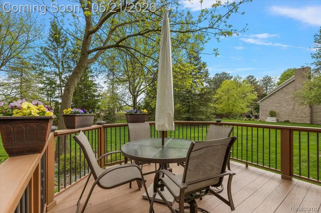 33891 Yorkridge Street Farmington Hills City MI 48331
