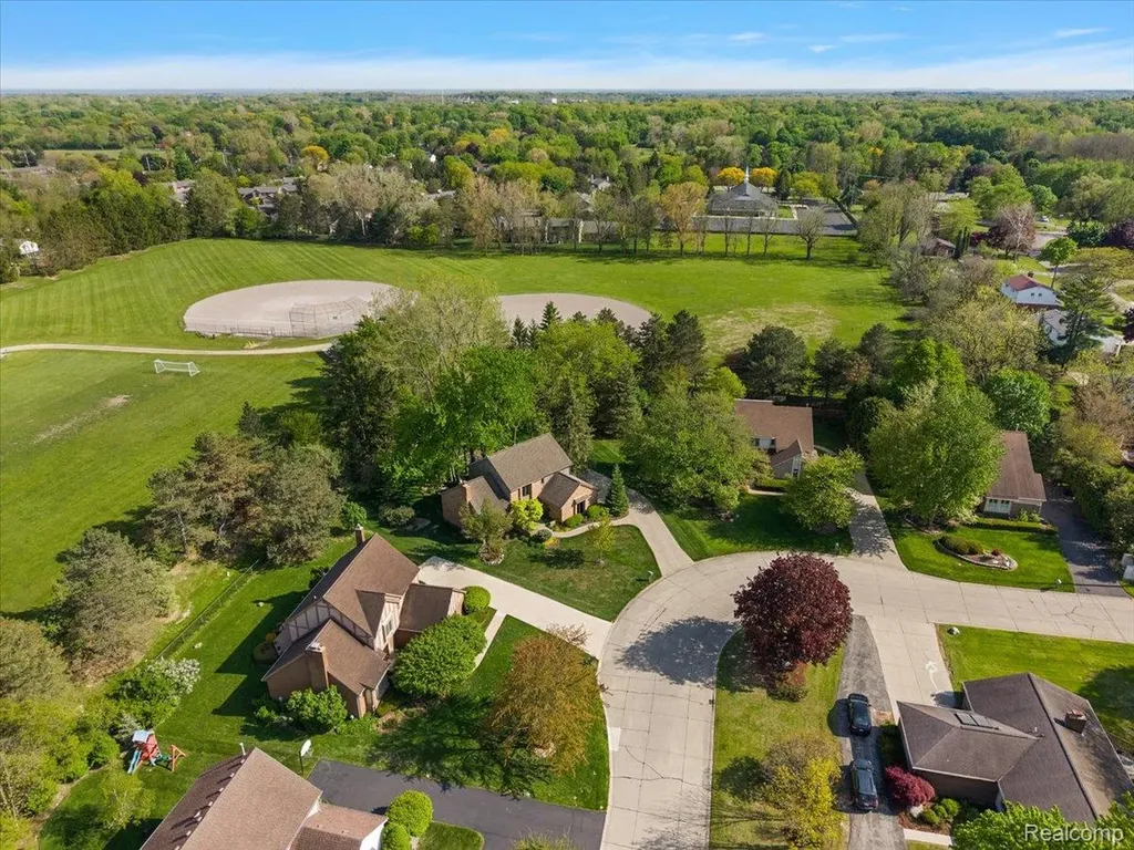33891 Yorkridge Street Farmington Hills City MI 48331