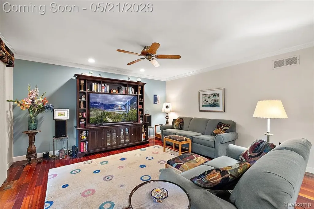 33891 Yorkridge Street Farmington Hills City MI 48331