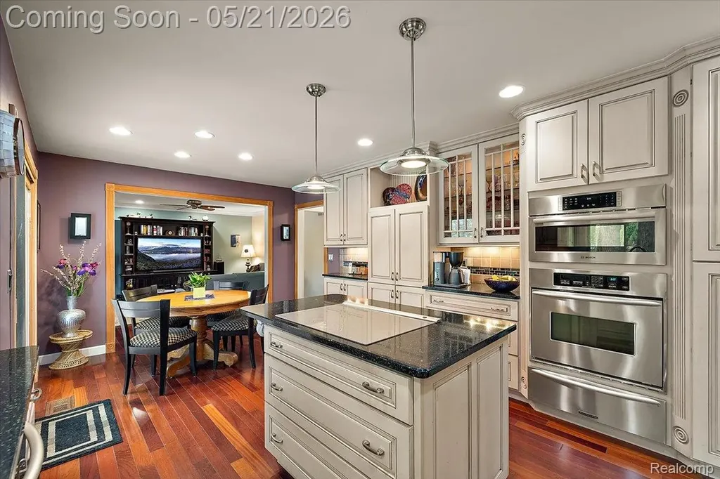 33891 Yorkridge Street Farmington Hills City MI 48331