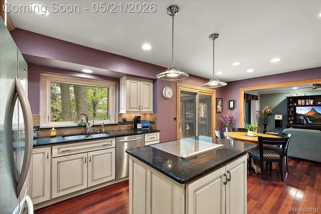 33891 Yorkridge Street Farmington Hills City MI 48331