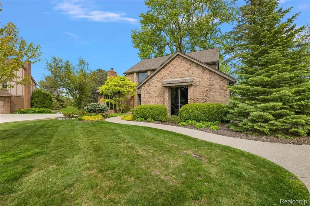 33891 Yorkridge Street Farmington Hills City MI 48331