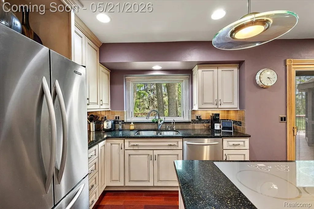 33891 Yorkridge Street Farmington Hills City MI 48331