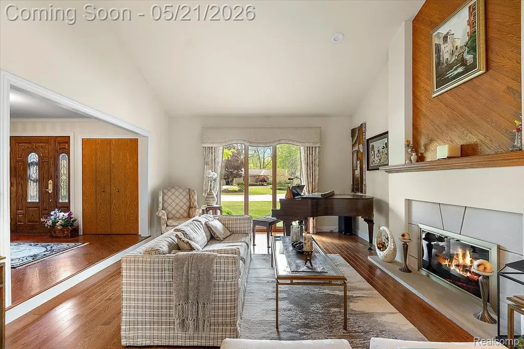 33891 Yorkridge Street Farmington Hills City MI 48331