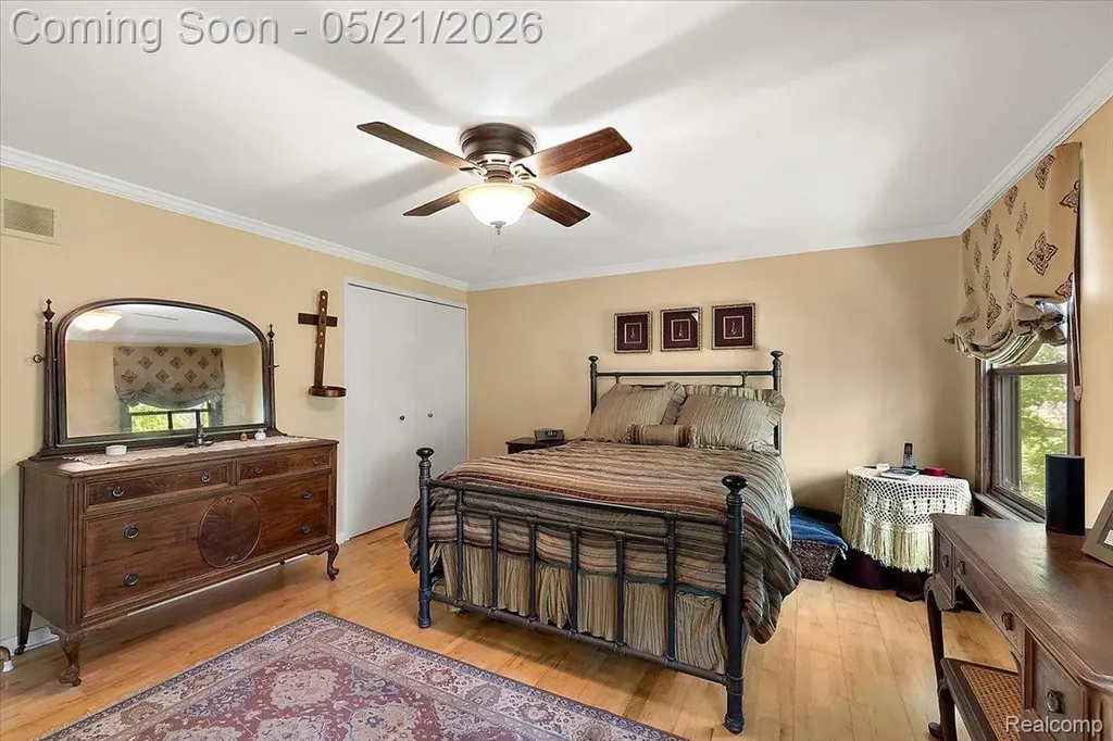 33891 Yorkridge Street Farmington Hills City MI 48331