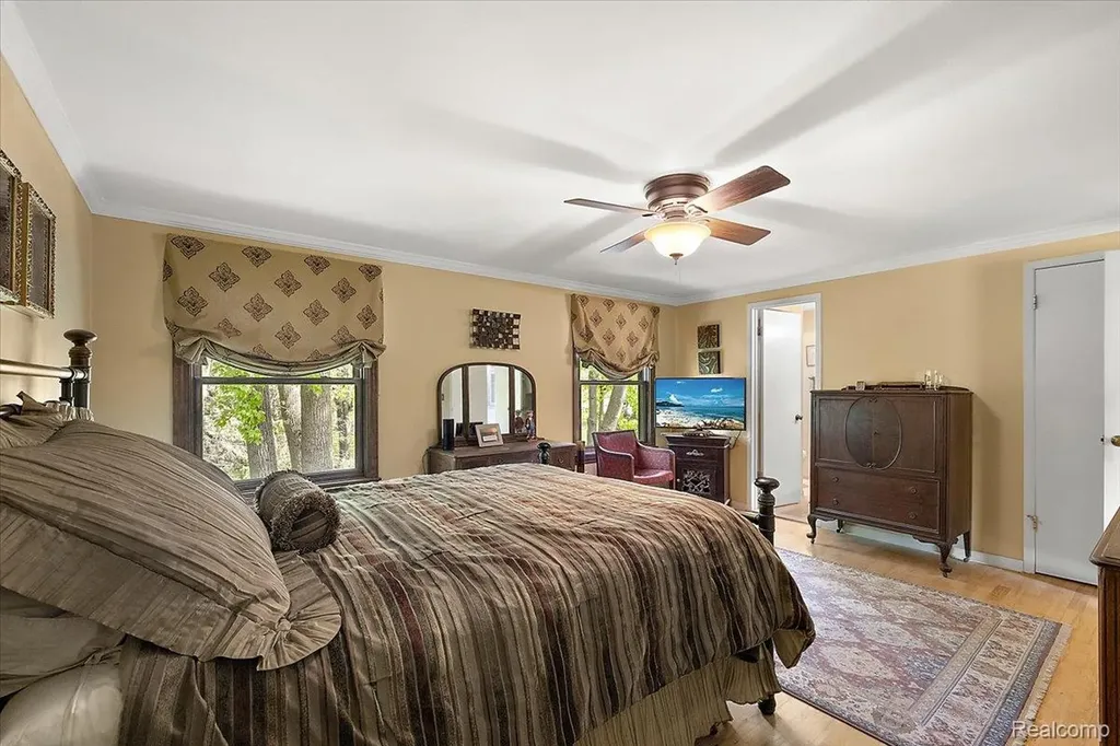 33891 Yorkridge Street Farmington Hills City MI 48331