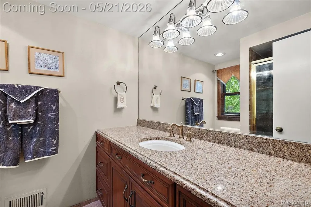 33891 Yorkridge Street Farmington Hills City MI 48331