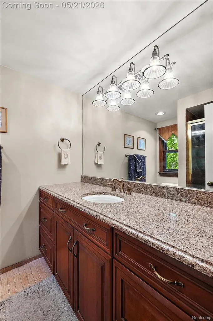 33891 Yorkridge Street Farmington Hills City MI 48331