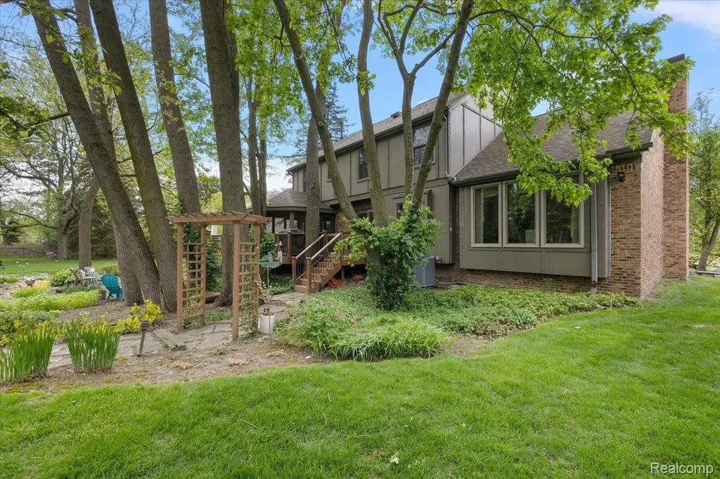 33891 Yorkridge Street Farmington Hills City MI 48331