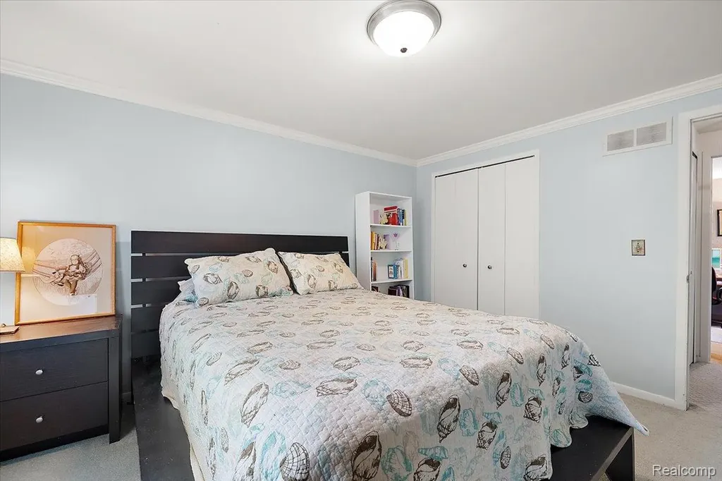 33891 Yorkridge Street Farmington Hills City MI 48331