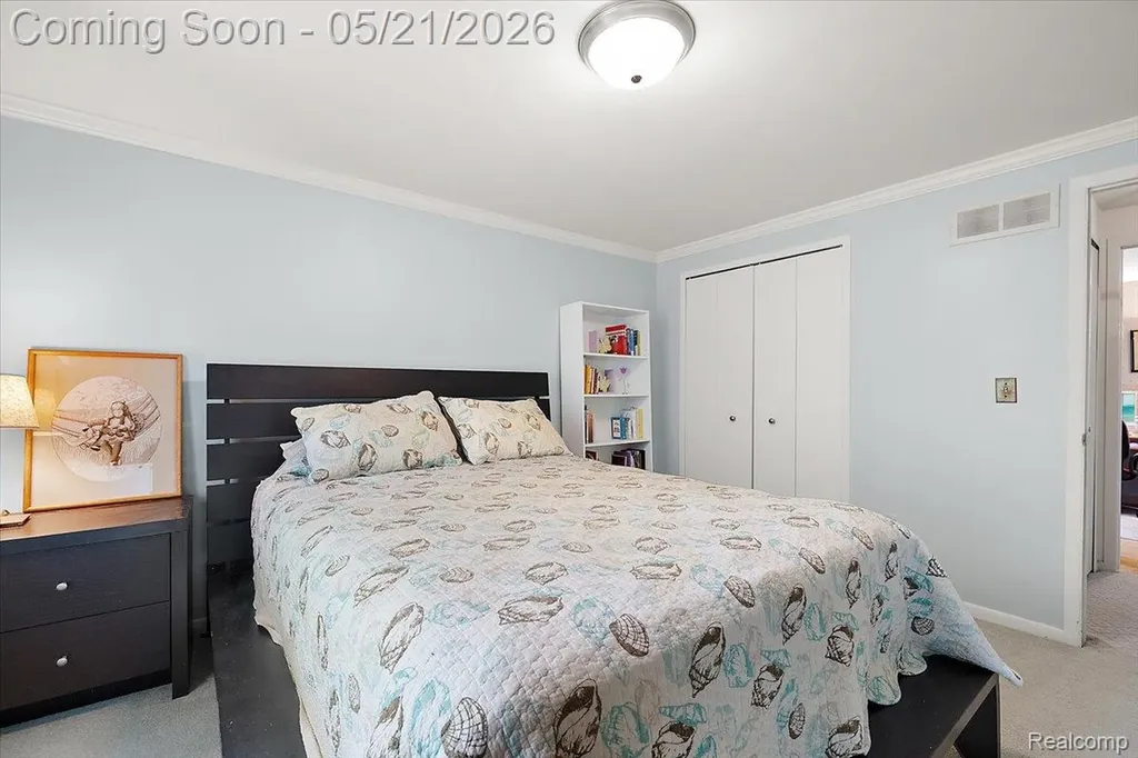 33891 Yorkridge Street Farmington Hills City MI 48331