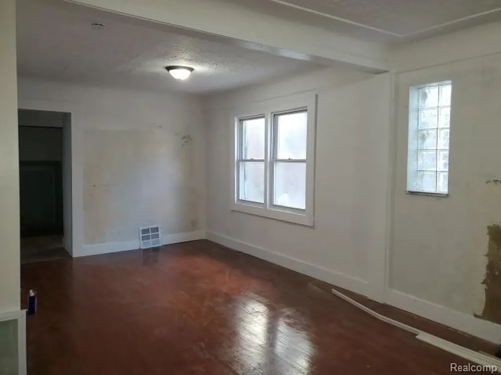 14881 Mapleridge Street Detroit City MI 48205