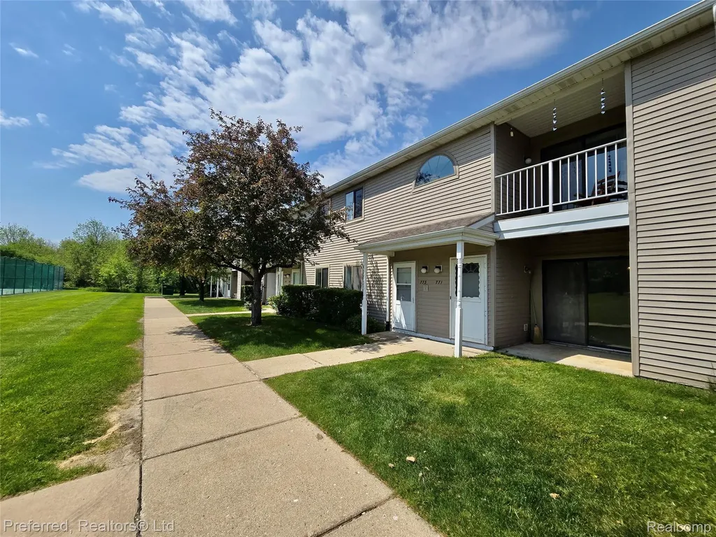 771 Clubhouse Drive Ypsilanti Charter Township MI 48197