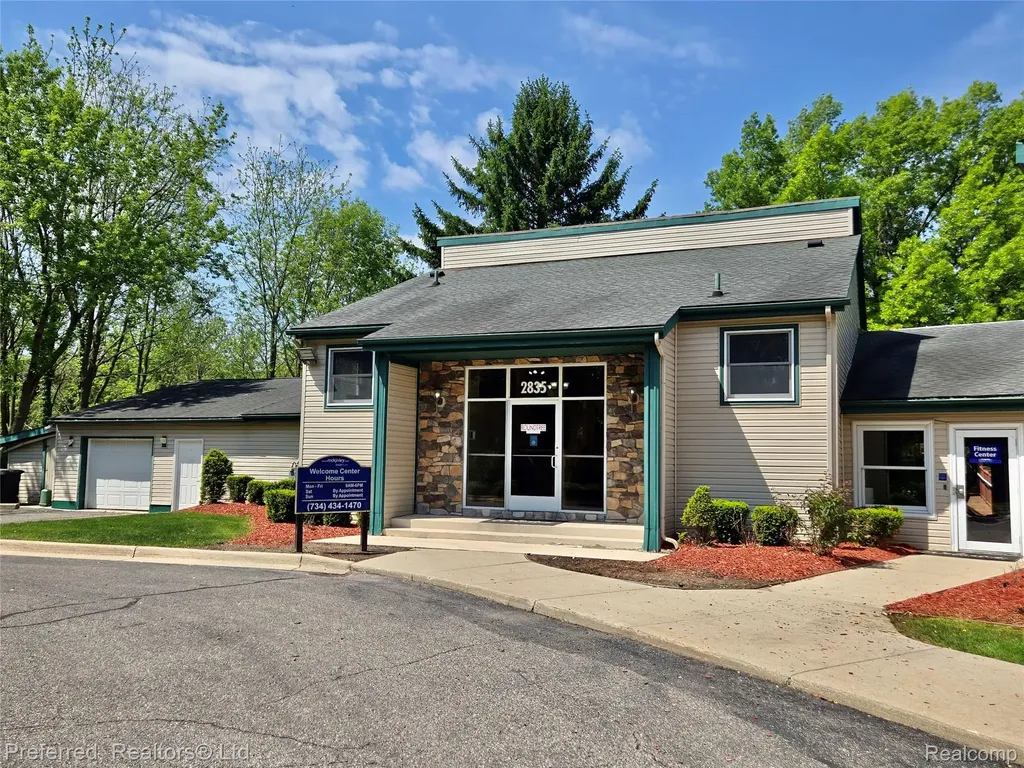 771 Clubhouse Drive Ypsilanti Charter Township MI 48197