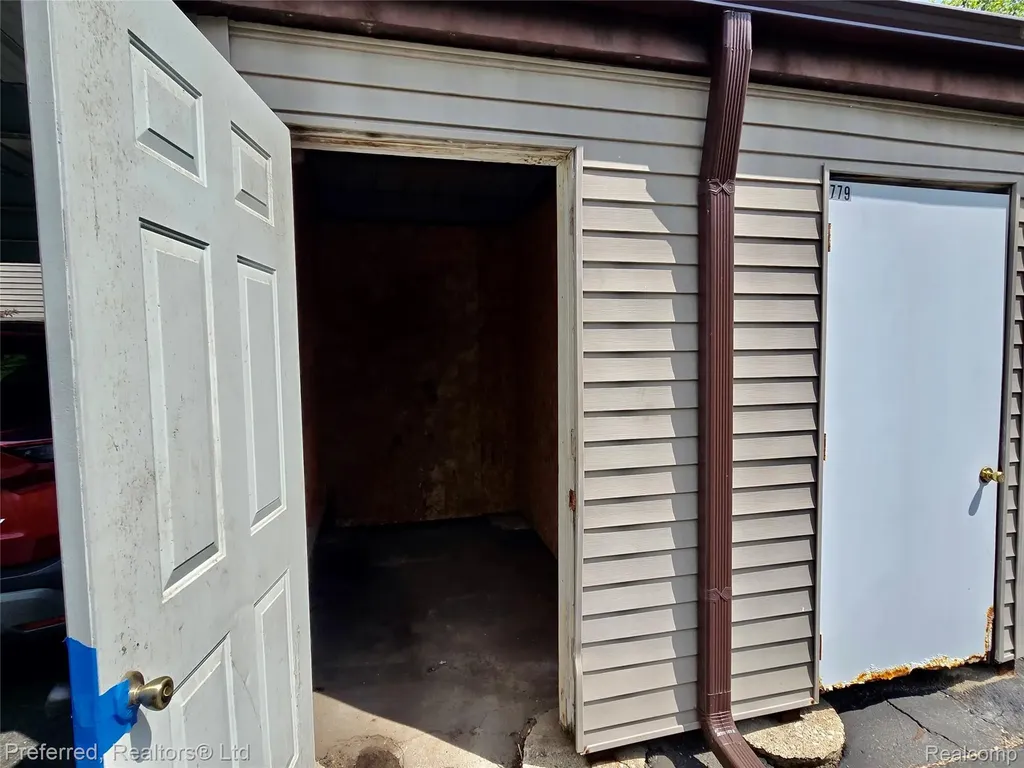 771 Clubhouse Drive Ypsilanti Charter Township MI 48197
