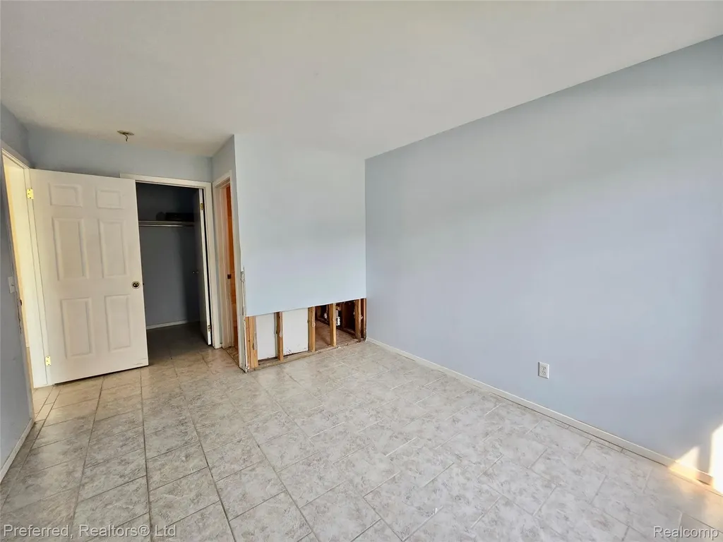 771 Clubhouse Drive Ypsilanti Charter Township MI 48197