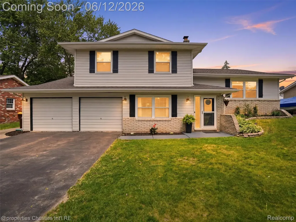 10378 Barbara Street Pinckney Village MI 48169