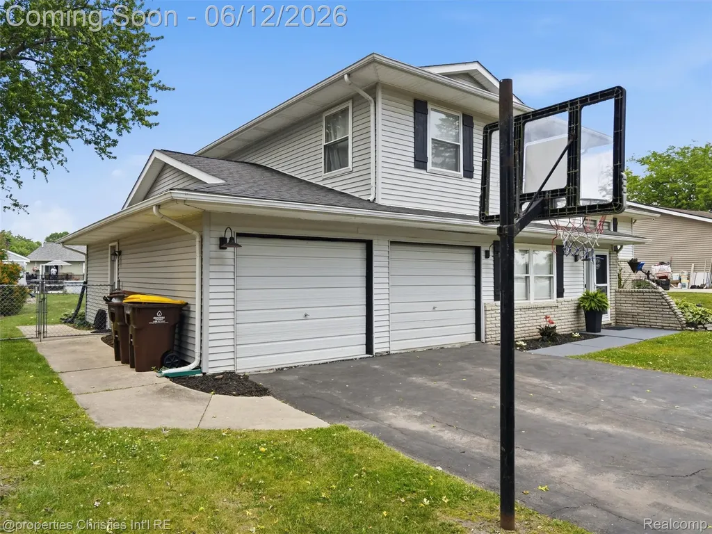 10378 Barbara Street Pinckney Village MI 48169