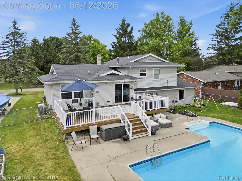 10378 Barbara Street Pinckney Village MI 48169